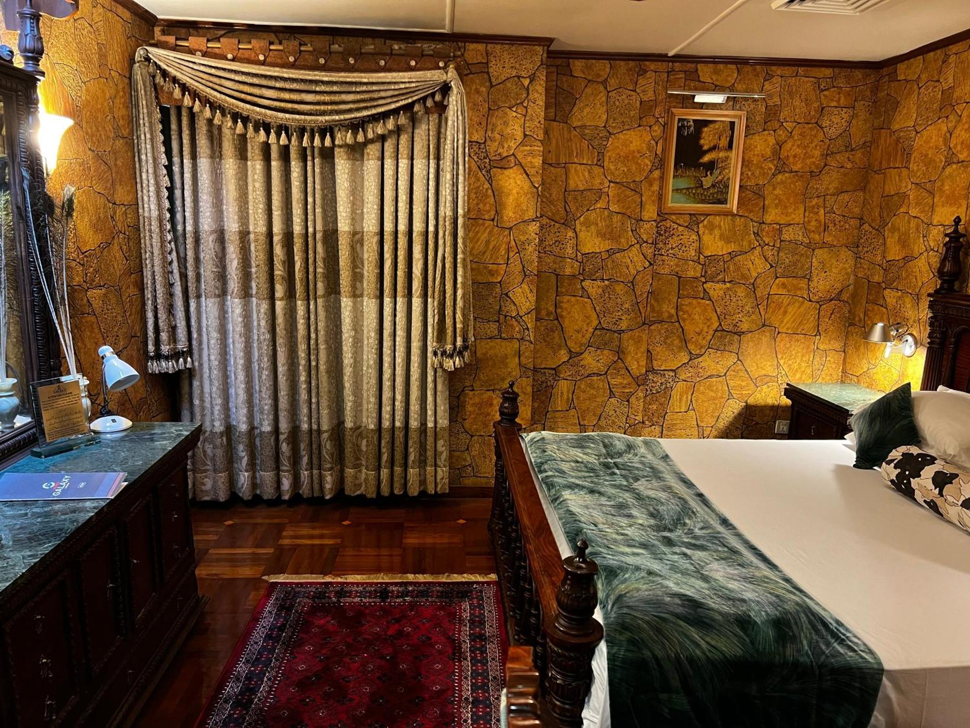 Hotel Galaxy การาจี ภายนอก รูปภาพ