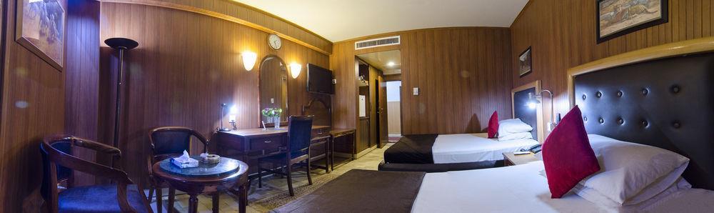 Hotel Galaxy การาจี ภายนอก รูปภาพ