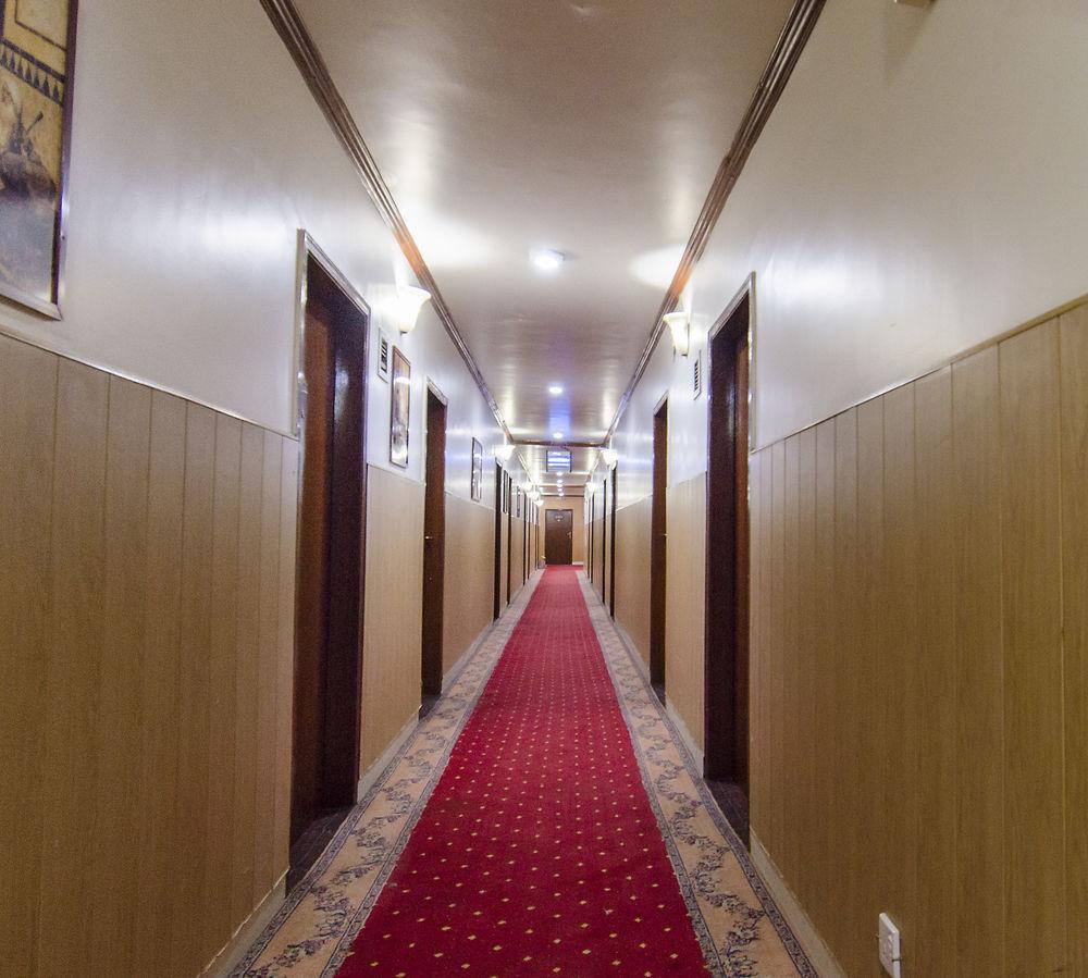 Hotel Galaxy การาจี ภายนอก รูปภาพ