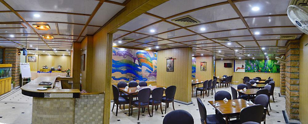 Hotel Galaxy การาจี ภายนอก รูปภาพ