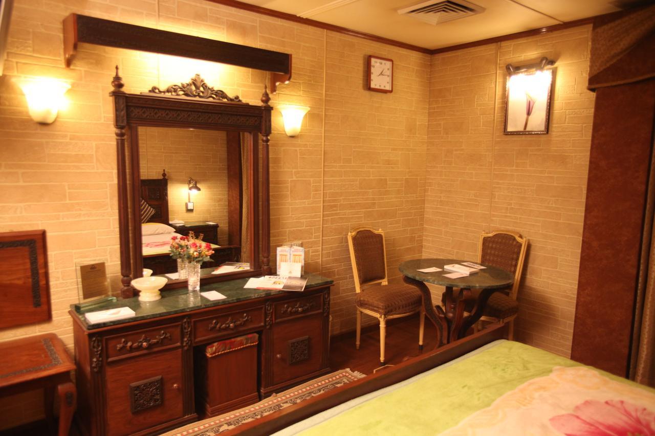 Hotel Galaxy การาจี ภายนอก รูปภาพ